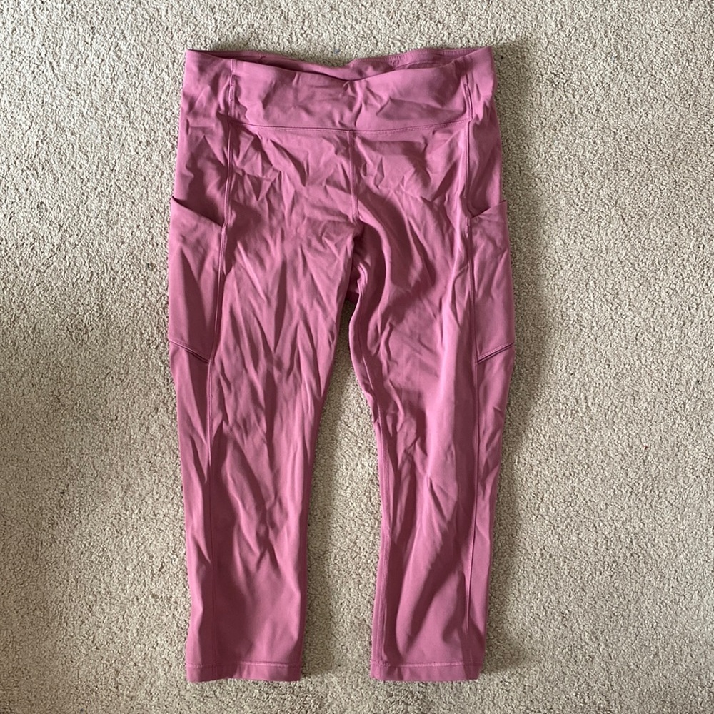 Lululemon cropped pocket leggings